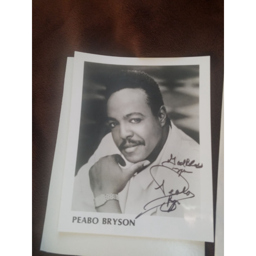 PEABO BRYSON Autographed Photo